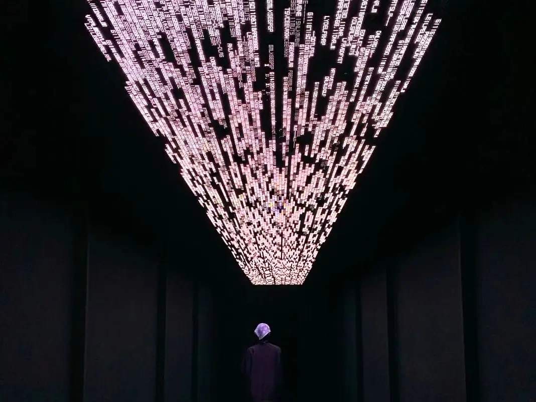 RYOJI IKEDA IN JAKARTA: IMMERSING IN THE UNIVERSE OF DATA THROUGH AUDIOVISUAL ART