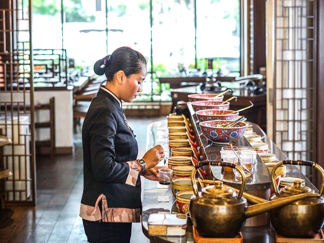 EXPERIENCE THE UNIQUE FLAVOR OF CHONG QING HOT POT JAKARTA WITH THE SENSATIONAL ALASKAN KING CRAB