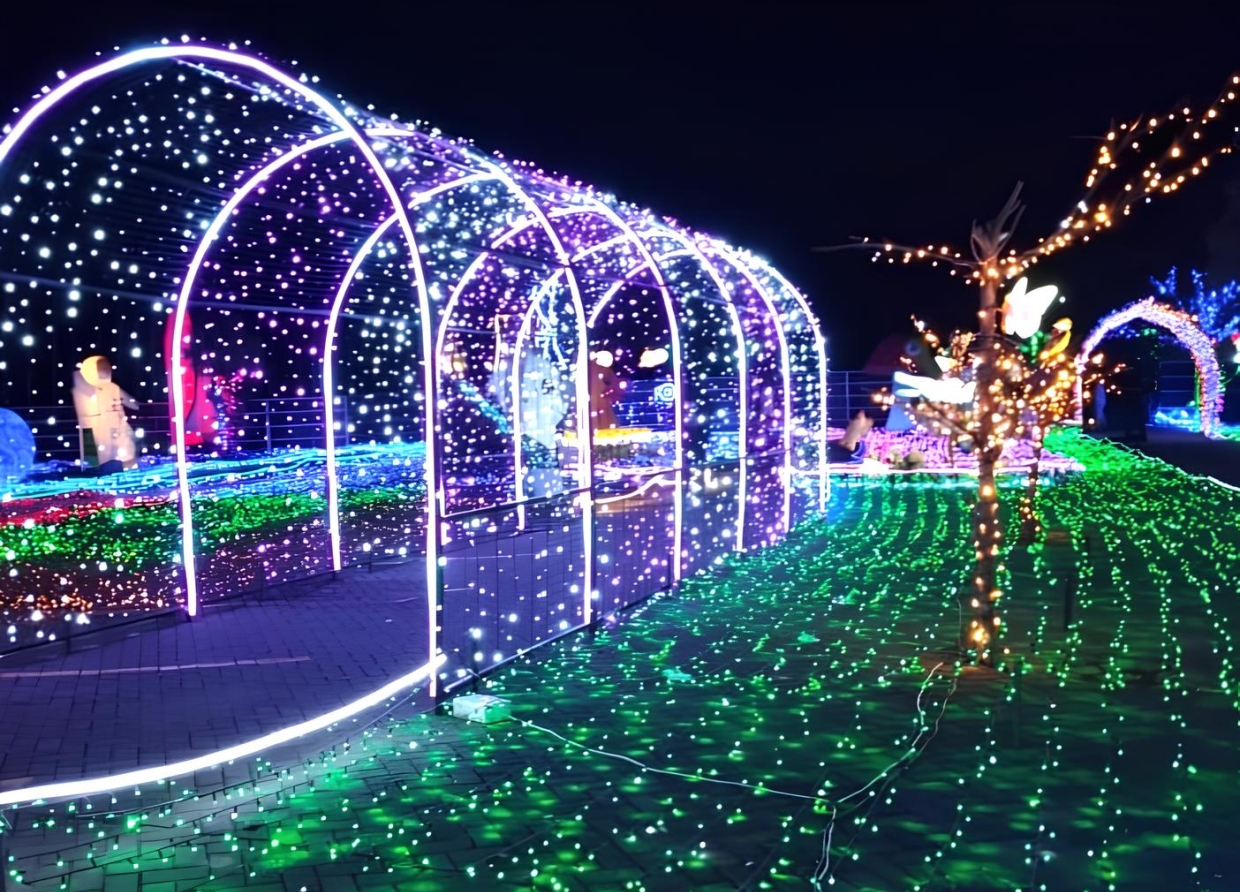 GLOWPARK INDONESIA LIGHTS UP CIREBON WITH THEMED NIGHT ATTRACTIONS FOR ALL AGES