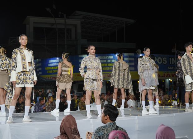 NGAWI BATIK FASHION 2025: CELEBRATING CULTURAL HARMONY AND MODERN TRENDS