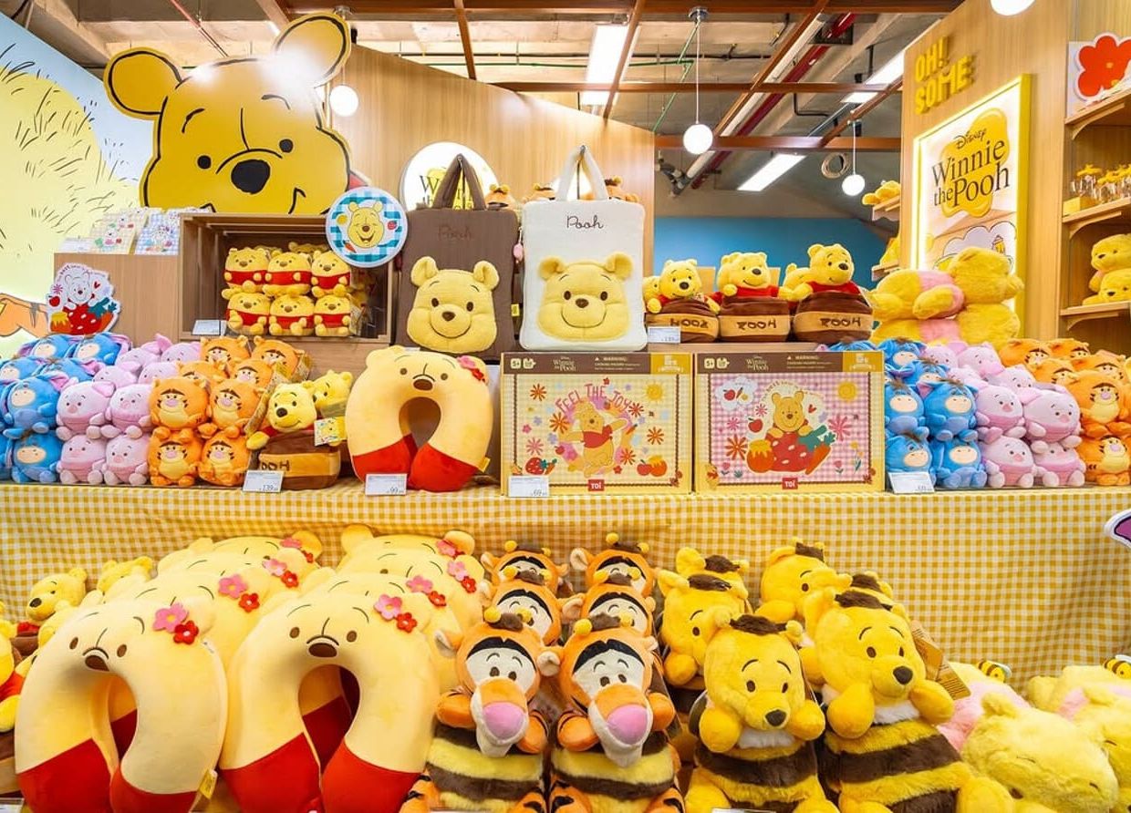 MAKE CHERISHED FAMILY MEMORIES AT SWEET HUNNY MOMENTS WITH WINNIE THE POOH