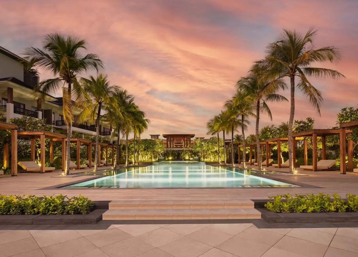 SEASIDE ELEGANCE: FIRST LOOK AT REGENT BALI CANGGU'S UNMATCHED ALLURE