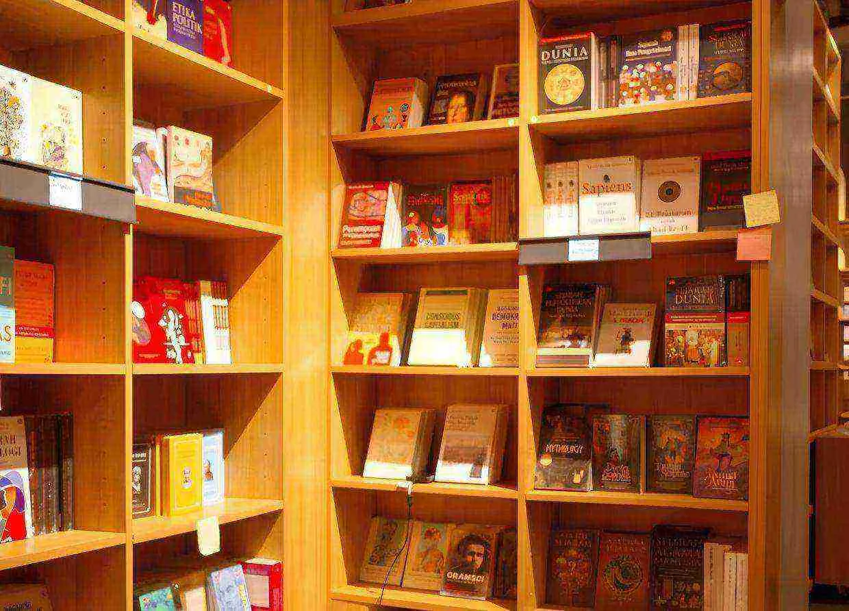GRAMEDIA JALMA: A FRESH NEW CHAPTER FOR THE BLOK M BOOKSTORE WITH A MODERN AND COMFORTABLE AMBIENCE