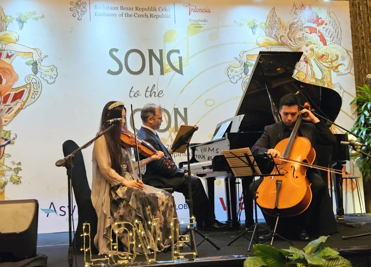 SONG TO THE MOON CONCERT: A FUSION OF CZECH MUSIC AND FRIENDSHIP IN JAKARTA