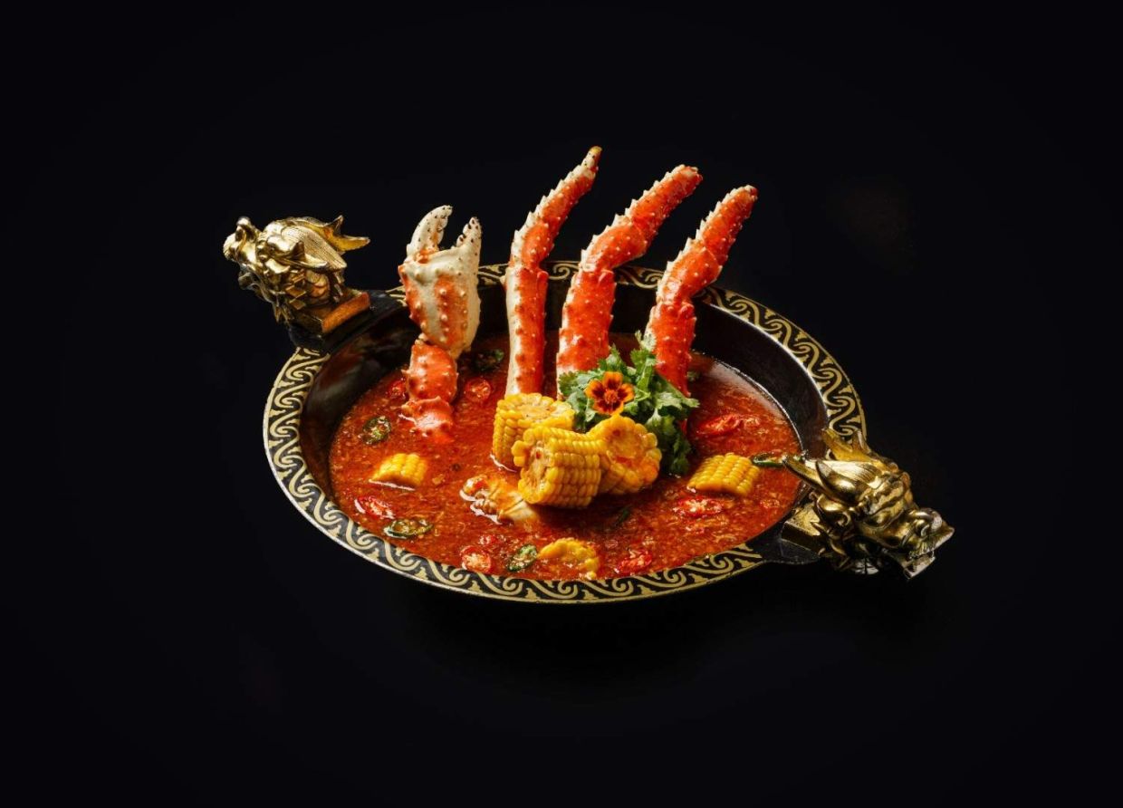 EXPERIENCE THE UNIQUE FLAVOR OF CHONG QING HOT POT JAKARTA WITH THE SENSATIONAL ALASKAN KING CRAB
