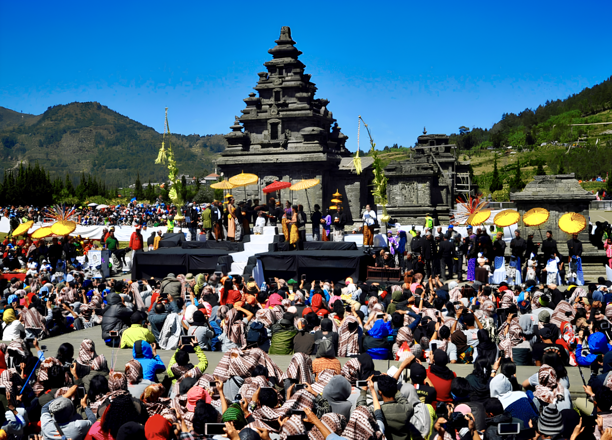 DIENG CULTURE FESTIVAL 2025: A CELEBRATION OF TRADITION WITH SYMPHONY AND LANTERNS