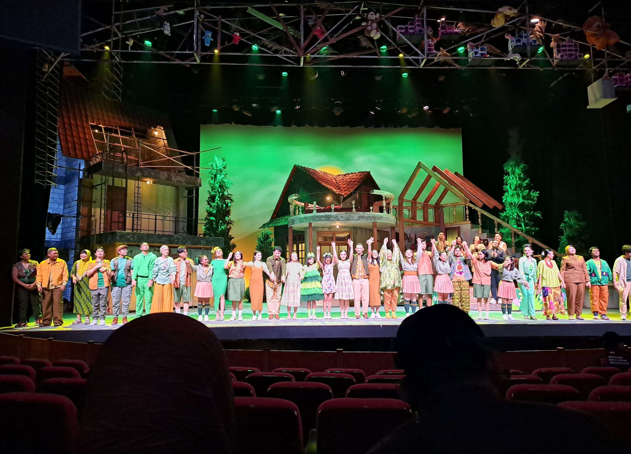 KELUARGA CEMARA MUSICAL: A HEARTWARMING AND POIGNANT TALE