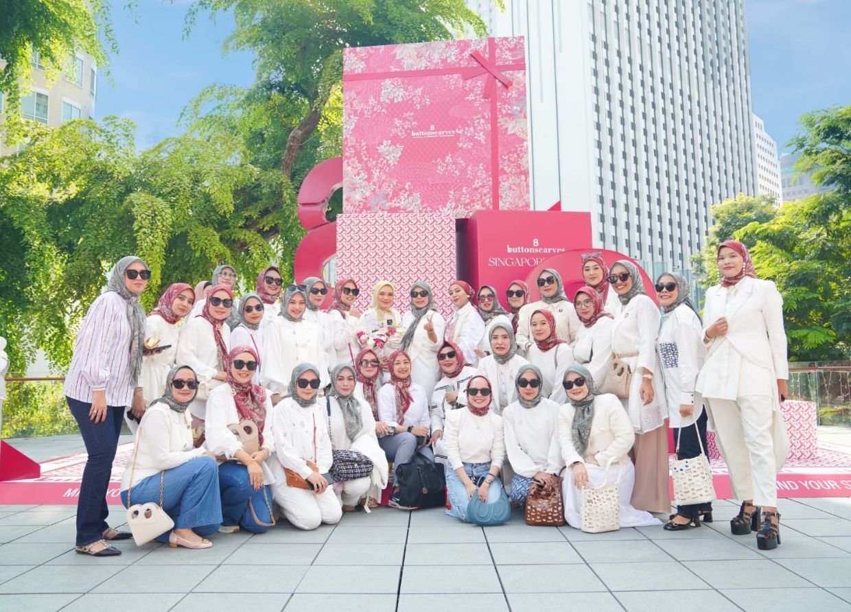 BUTTONSCARVES' MODEST FASHION EXHIBITION: A STYLISH TRIBUTE TO SINGAPORE'S ALLURE