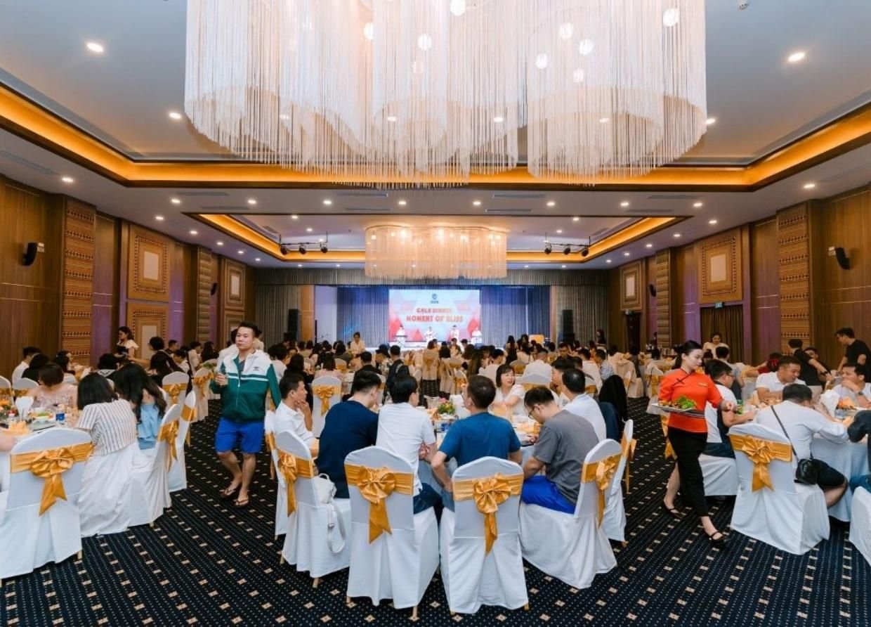 DINNER EVENT ORGANIZING: PROFESSIONAL TIPS FOR A MEMORABLE EXPERIENCE