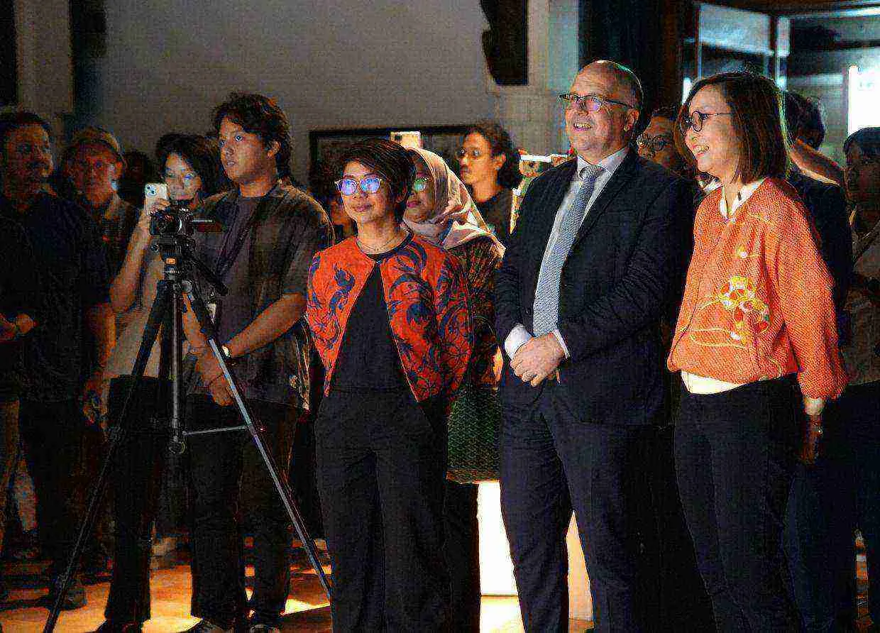 JOëL ALESSANDRA VISITS INDONESIA TO MARK 75 YEARS OF FRANCE-INDONESIA FRIENDSHIP WITH A COMIC ART TOUR