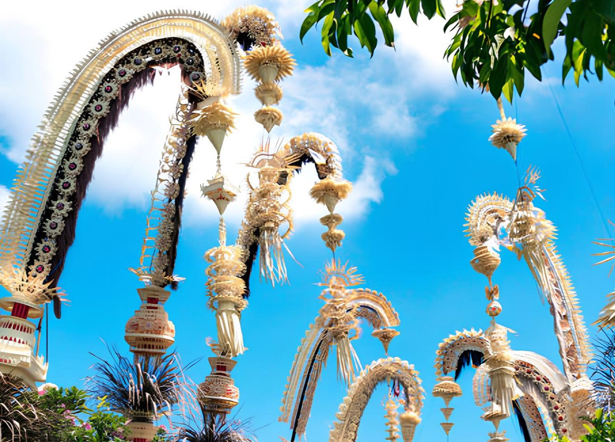 THE BEAUTY OF PENJOR IN UBUD: A SYMBOL OF SPIRITUALITY AND BALINESE CULTURE