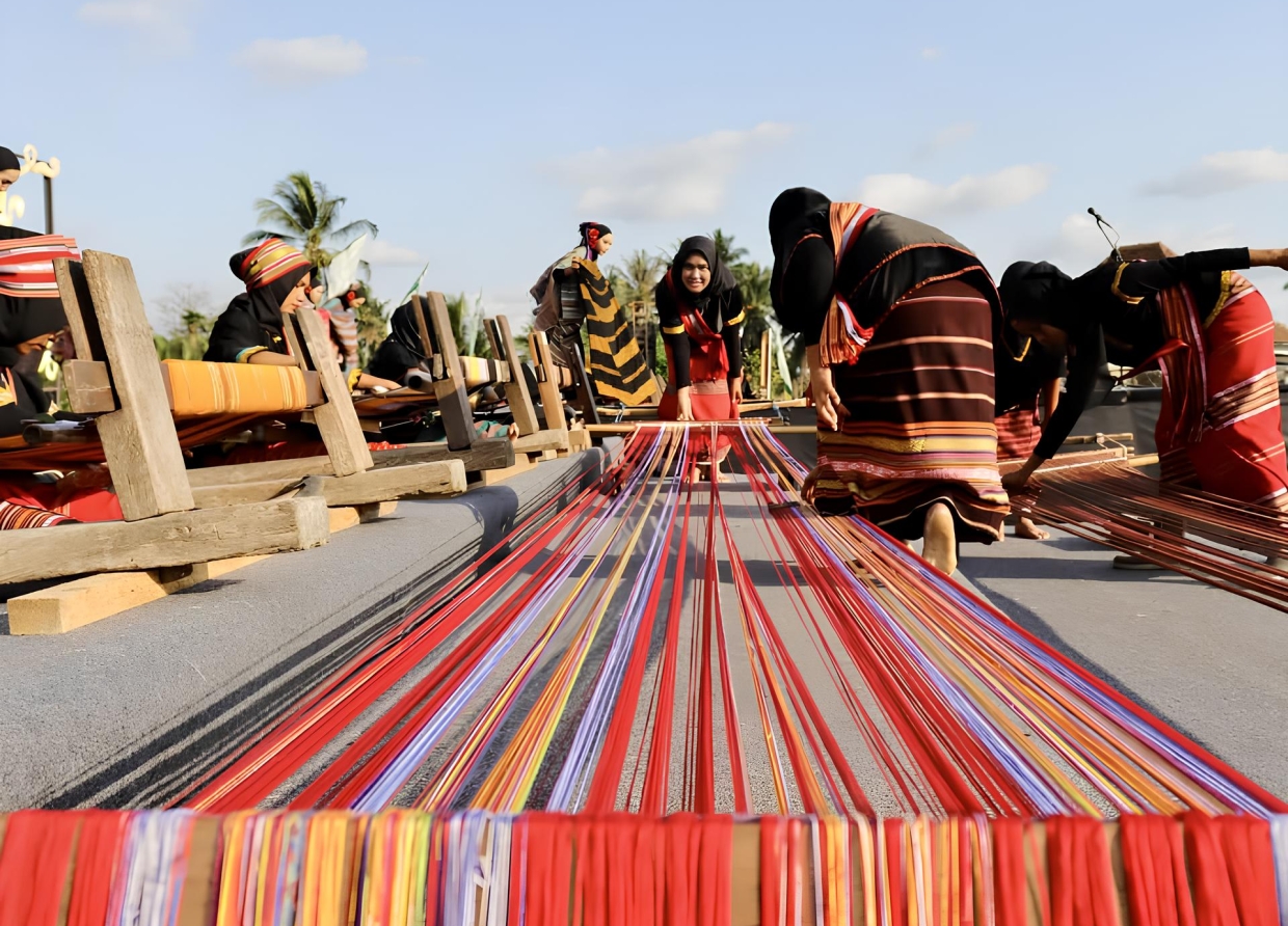 ALUNAN BUDAYA DESA PRINGGASELA RAYA: A LIVING TRIBUTE TO HERITAGE AND CULTURAL SPIRIT