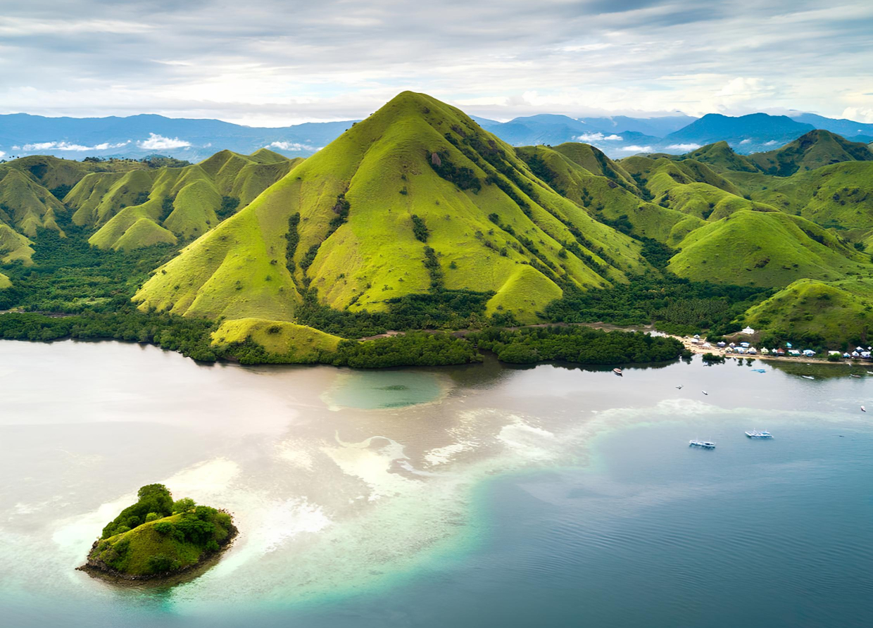 DISCOVERING THE BEAUTY OF INDONESIA: 5 AMAZING PLACES FOR SOLO TRAVELERS SEEKING ADVENTURE AND UNIQUE CULTURE