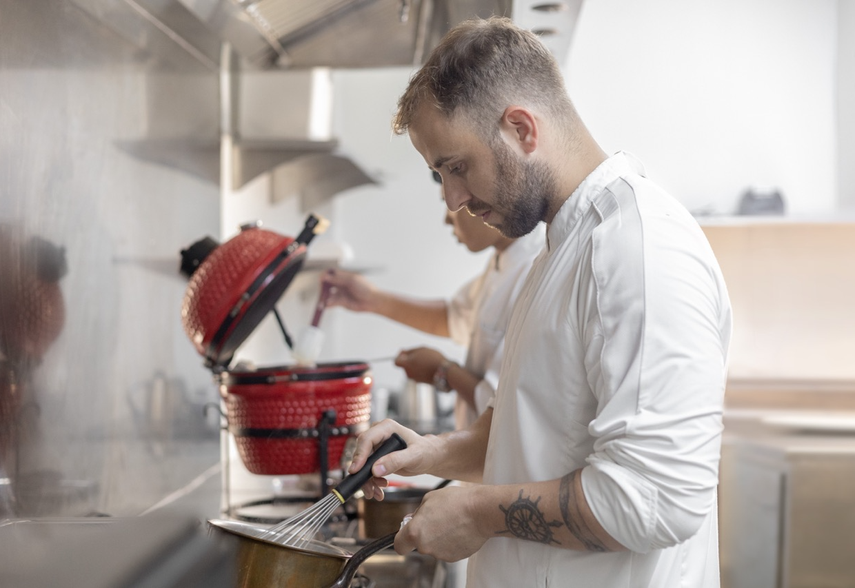 MICHELIN STARRED CHEF RICARDO NUNES LEADS INNOVATIVE FERMENTATION-FOCUSED RESTAURANT, HOM, IN INTERCONTINENTAL PHUKET RESORT