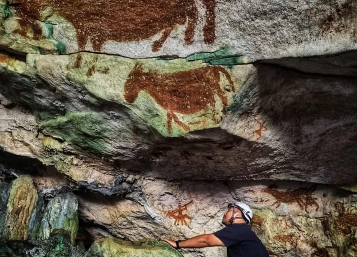 GUINNESS WORLD RECORDS CONFIRMS INDONESIA'S OLDEST CAVE ART