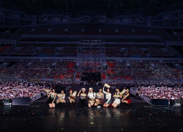 THE ENCHANTING CHRONICLE OF TWICE'S 5TH WORLD TOUR 'READY TO BE ON JAKARTA