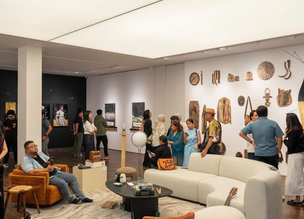 EXHIBITION TIBA TANPA BERANGKAT: EXPLORING THE RELATIONSHIP BETWEEN PAST AND FUTURE THROUGH THE WORKS OF TWO ARTISTS