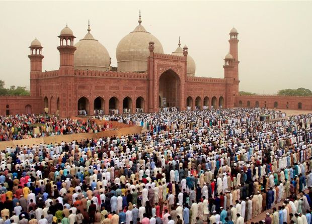 EID JUBILATION ACROSS THE GLOBE: CULTURAL TRADITIONS AND JOY