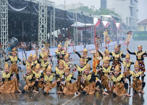 JEMBER FASHION CARNAVAL 2025: SHOWCASING EVOLUXION ON INDONESIA’S CREATIVE STAGE