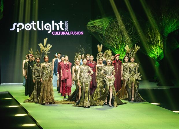 SPOTLIGHT INDONESIA 2024: HIGHLIGHTING CONTEMPORARY FASHION AND NUSANTARA TEXTILES IN A CULTURAL FUSION